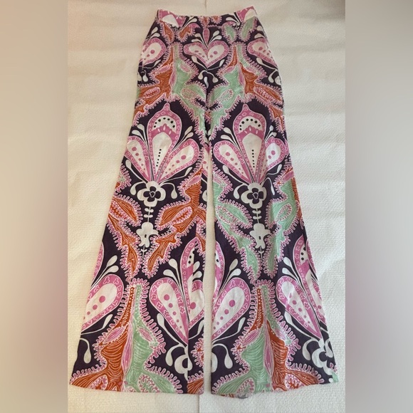 Zara Vibrant Purple and Pink Wide Leg Pants
Linen blend size small - Picture 3 of 6